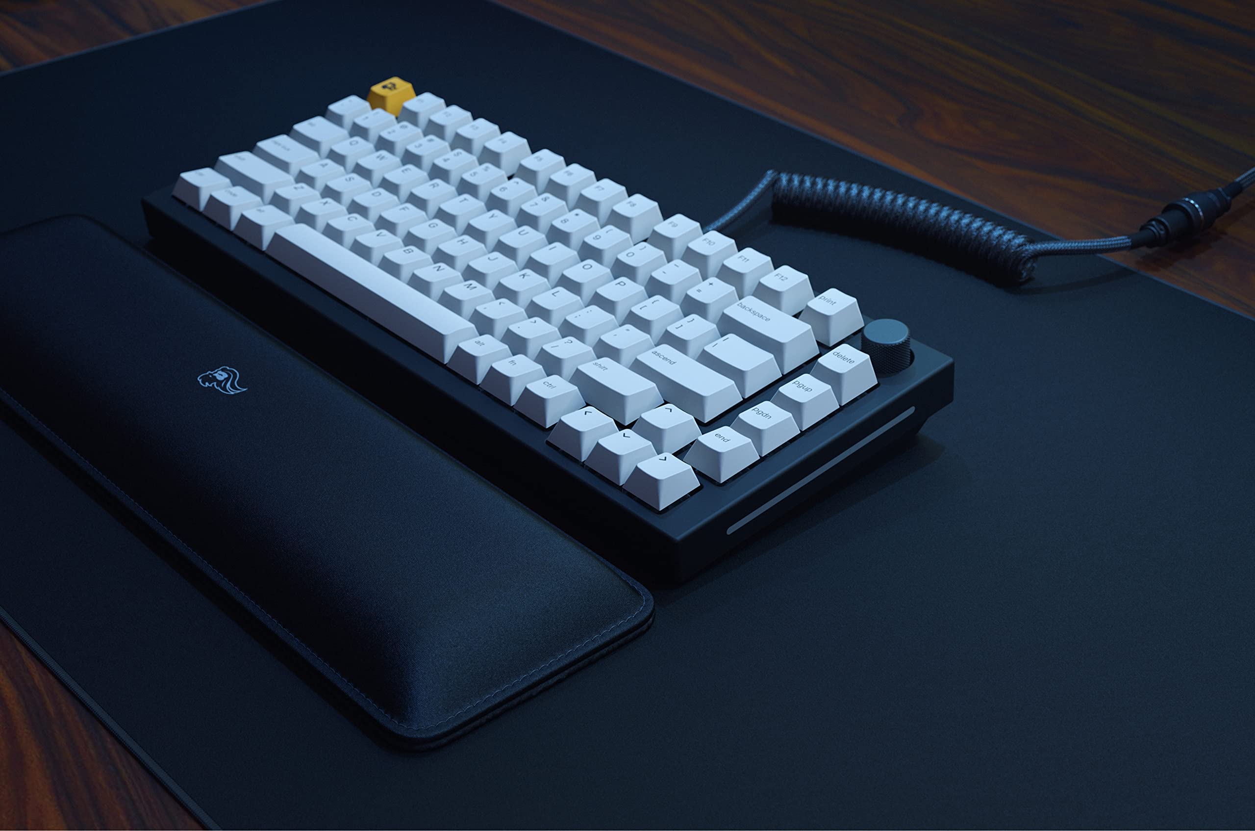 Amazon | GMMK Pro 組み立て済み ブラック - 栄光のモジュラー
